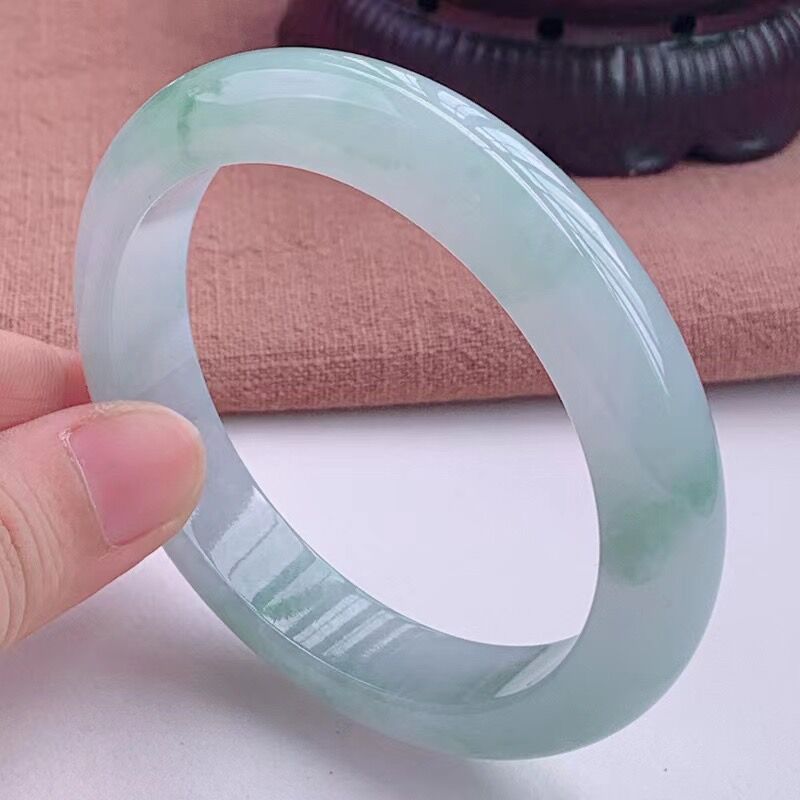 Bracciale in giadeite monocolo - Lighting recensione e prezzo