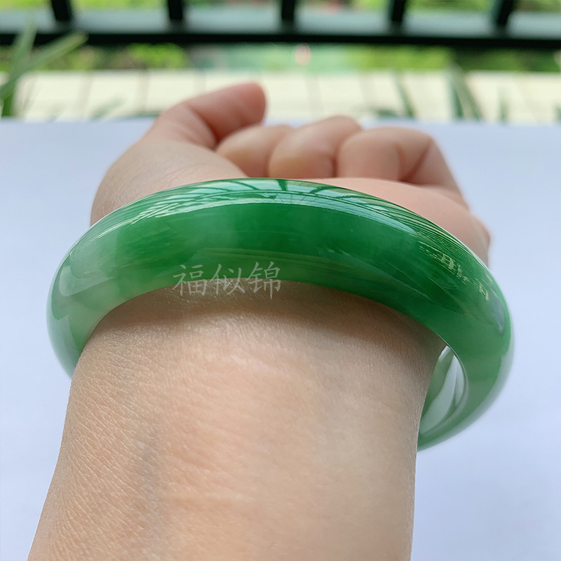 Bracciale in giadeite ghiaccia - Lighting recensione e prezzo