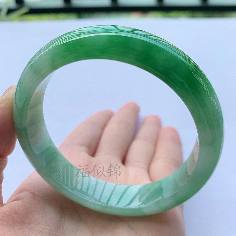 Bracciale in giadeite ghiaccia - Lighting recensione e prezzo