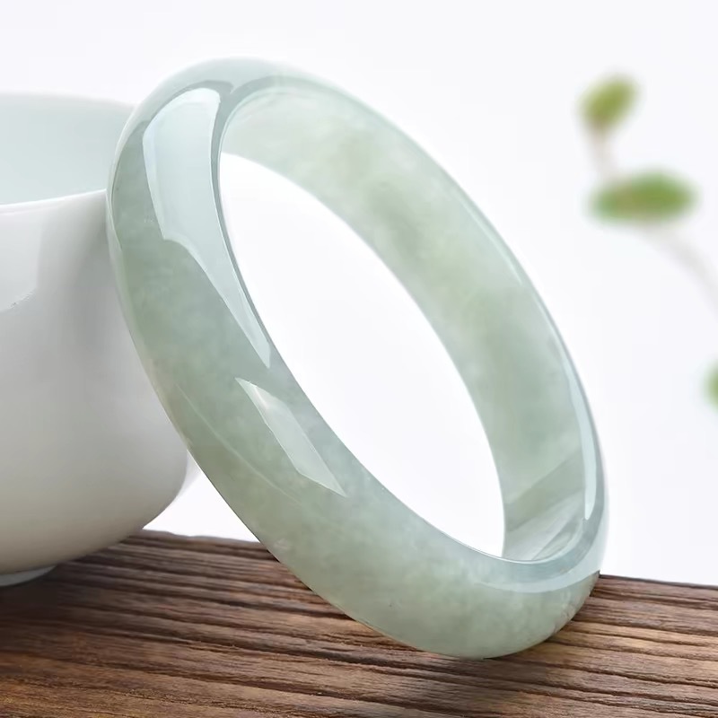 Bracciale da donna in giadeite - Lighting recensione e prezzo